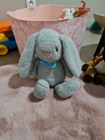 Jolie pti lapinou gris et bleu très bon etat