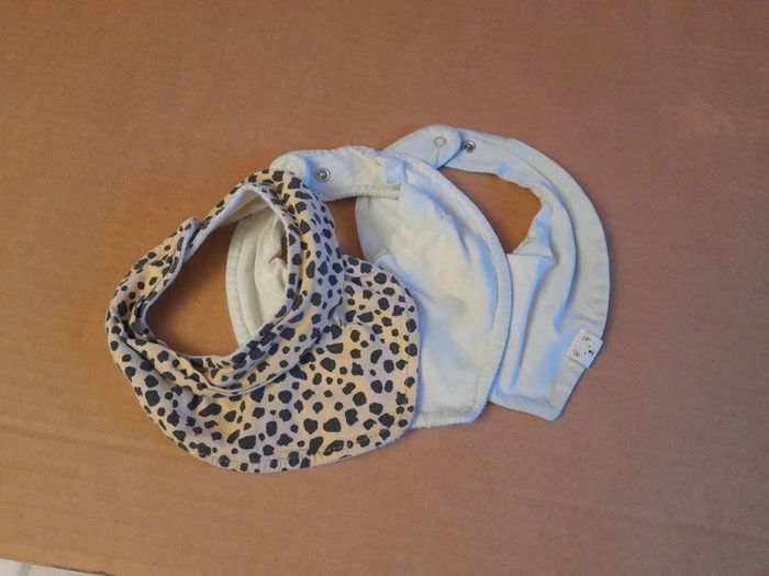 Lot 3 petits bavoirs