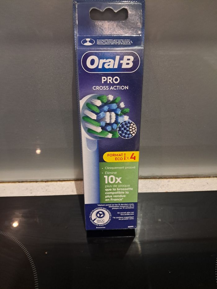 4 Brossettes oral B cross action