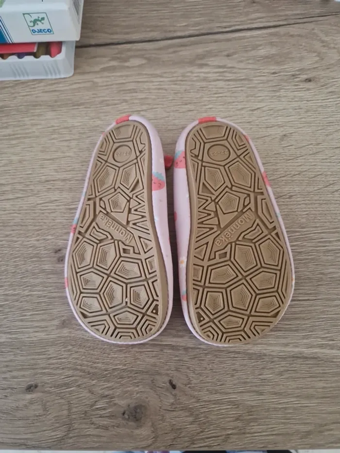 Monnëka Chaussures Aquatiques 🍓 fraise 22 23  chaussons d'eau plage piscine - photo numéro 2