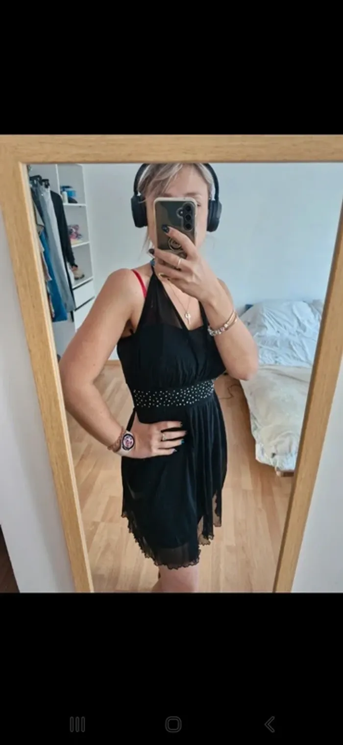 Robe noire taille 40