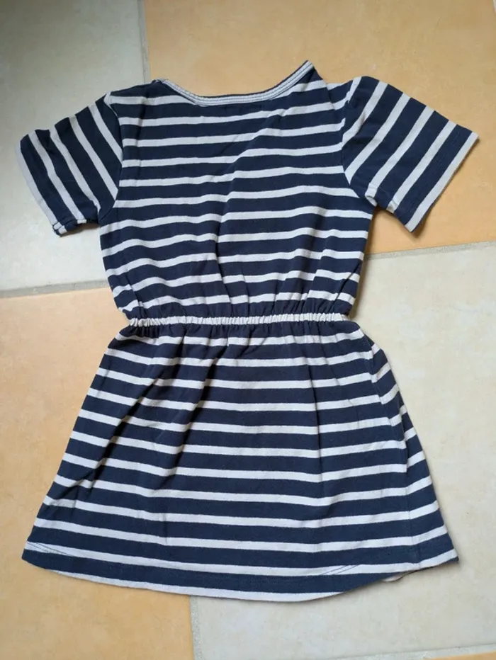 Robe 5 ans bon état tissaia - photo numéro 3