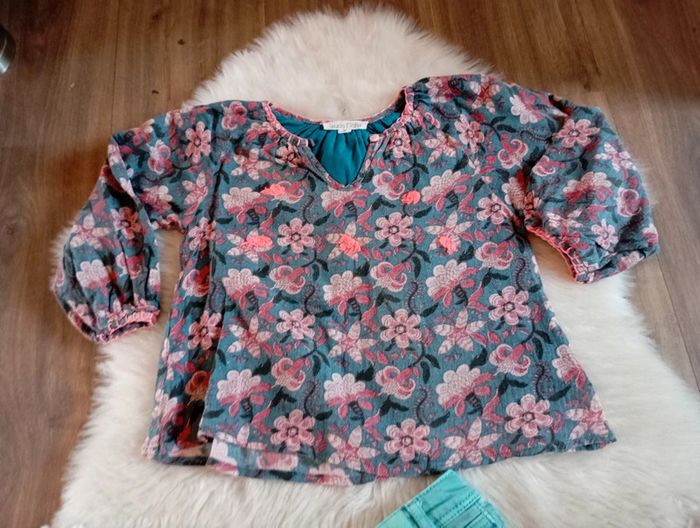 Lot fille 💖 blouse Louise Misha + short Zara 4 ans - photo numéro 6