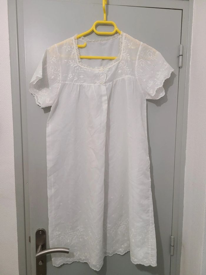 Vieille chemise de nuit tissu très léger vintage