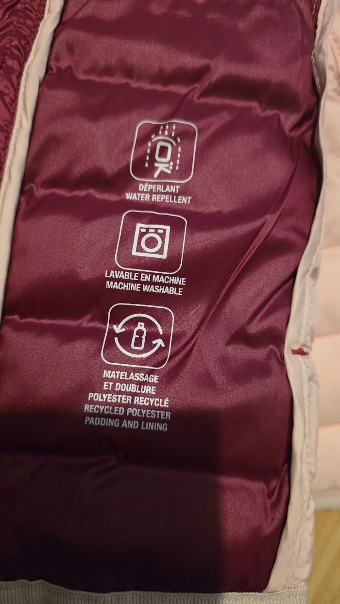 Neuve (non portée) 🩷🥰 Superbe doudoune chaude 10 ans fille 🩷😍 - photo numéro 3