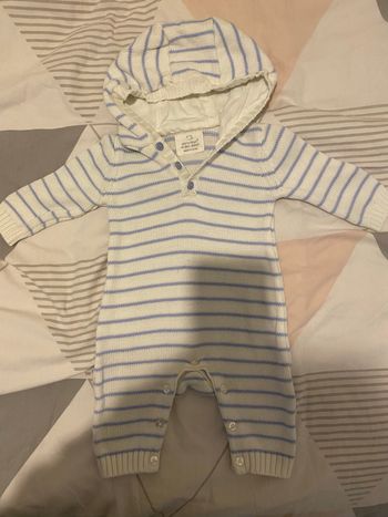 Combinaison à rayures blanches et bleu