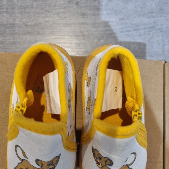 Chaussons bébé Le Roi Lion taille 20 - photo numéro 6