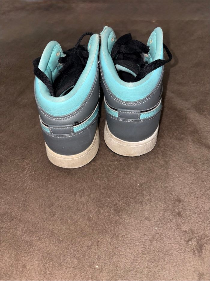 Baskets Nike Air Jordan grise et bleue taille 36,5. - photo numéro 7