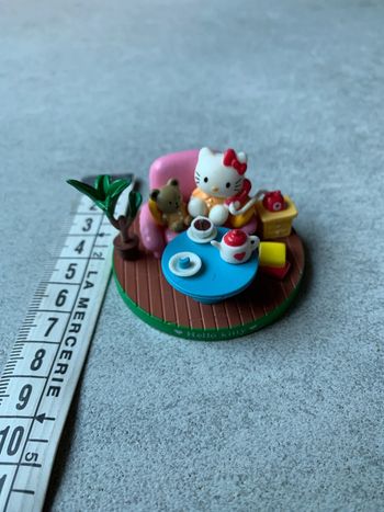 Acheté au Japon an 2010 figurine scène hello kitty de 2005 trop belle