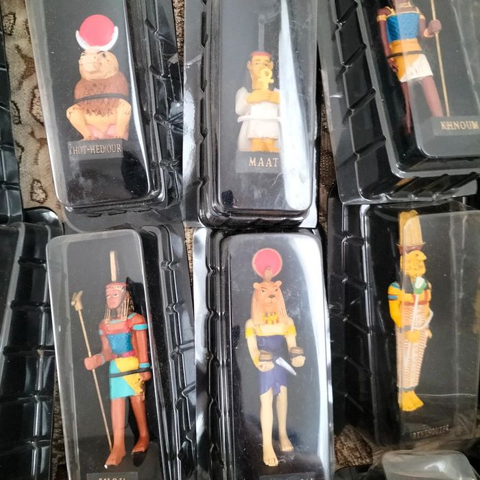 Figurines collection les mystères des dieux égyptiens - photo numéro 3