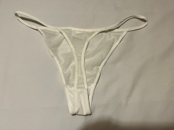 String blanc - photo numéro 2