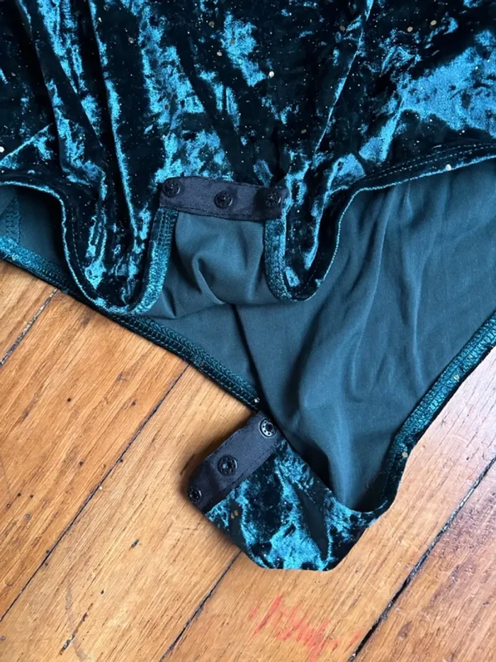 Neuf: magnifique body vert pailleté, taille 12/14 ans Zara - photo numéro 6
