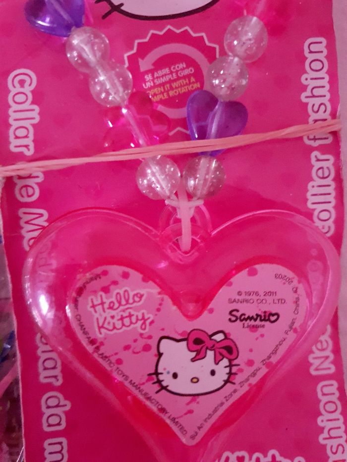 Lot Hello Kitty collier et bracelet fillette - photo numéro 2