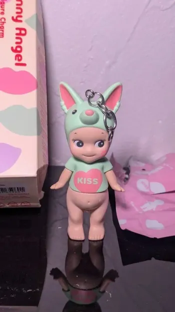 Sonny angel kiss kiss