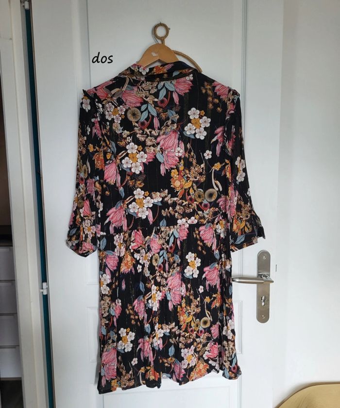 Robe chemise Camaïeu taille 40 fleurs 🌸  état impeccable - photo numéro 2