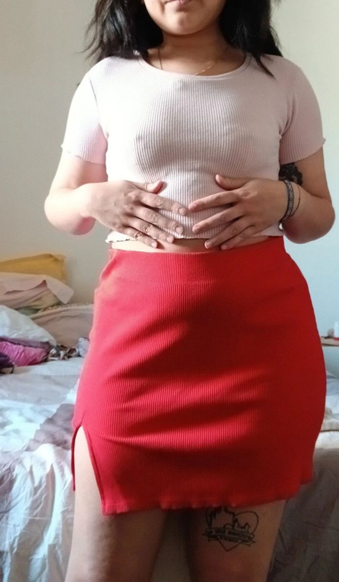 Mini jupe taille haute fendue rouge - photo numéro 2