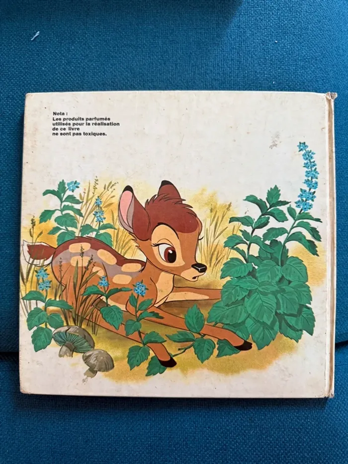 Livre ancien deux coqs d’or Bambi Walt Disney Les mille parfums album extraordinaire - photo numéro 2