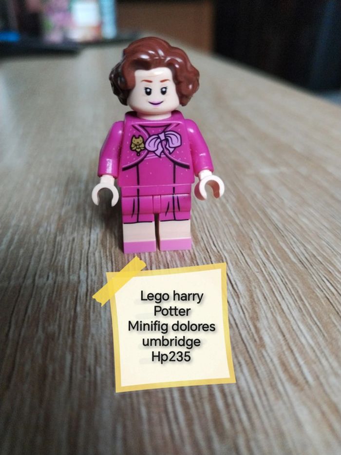Lego harry Potter minifig professeur dolores umbridge hp235