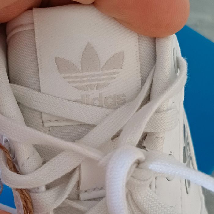 Basket Adidas original taille 29 - photo numéro 7