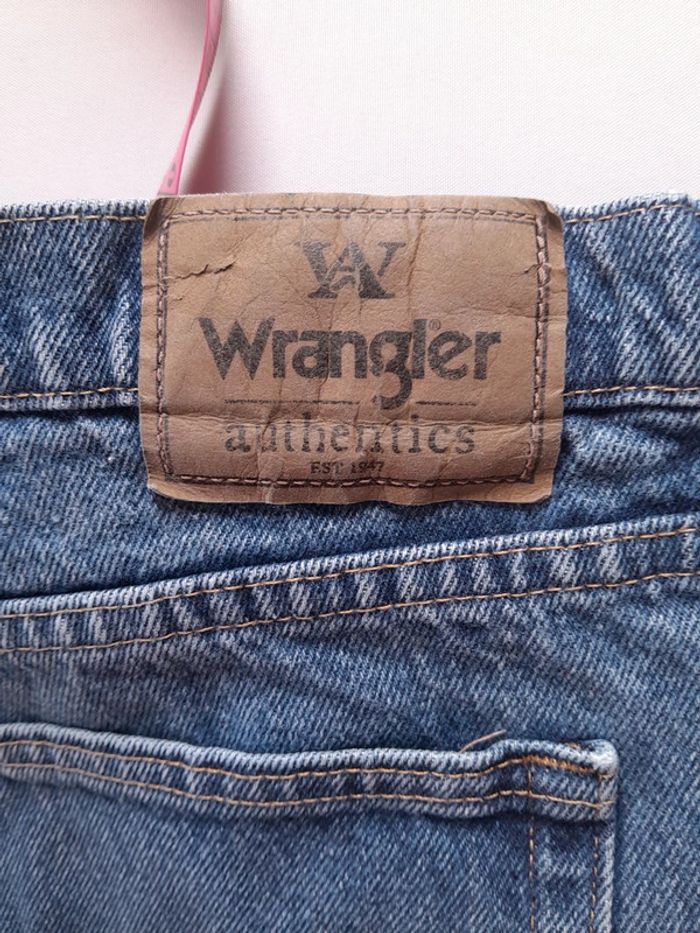 Jean wrangler large et court 37×30 - photo numéro 3
