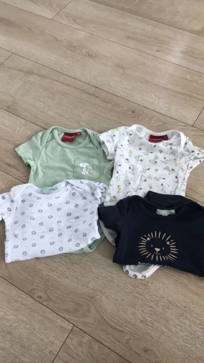 Lot de 4 bodies