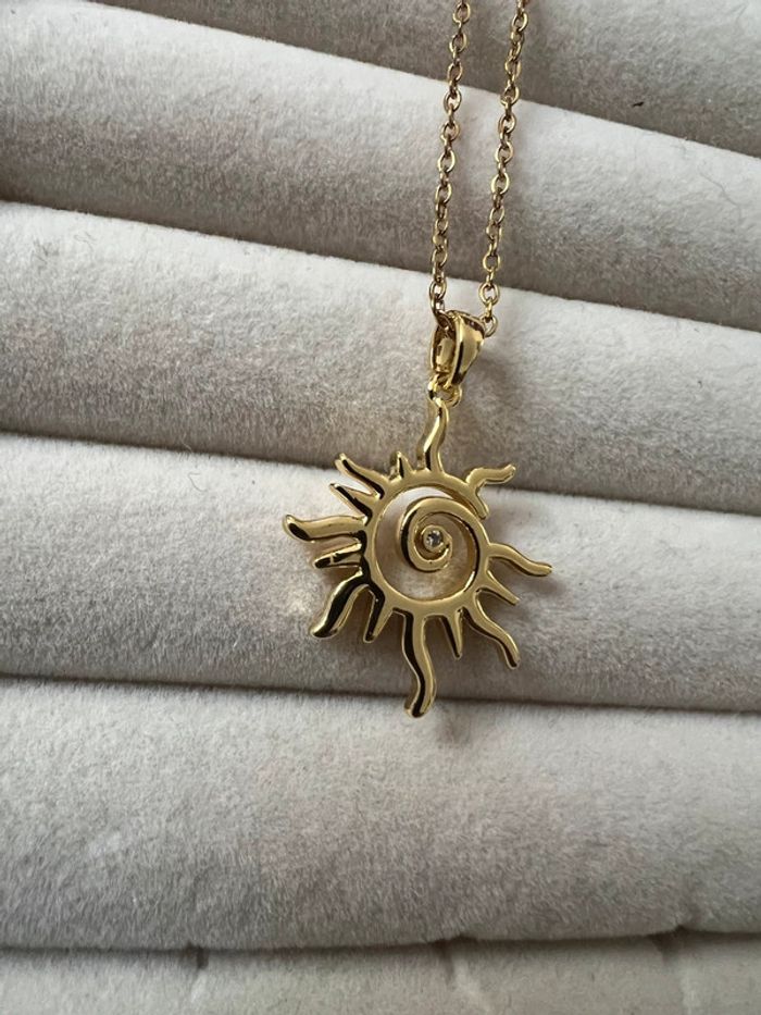 Collier doré soleil acier inoxydable - photo numéro 2