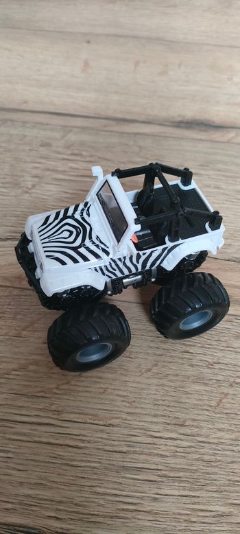 Jeep savane zébrée