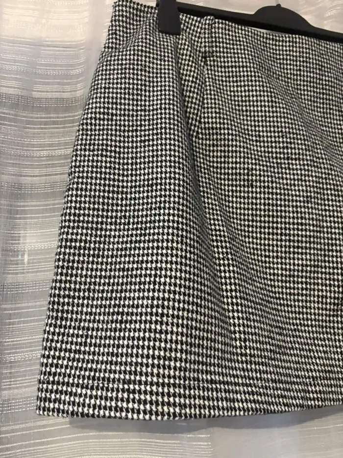 Jupe noir et blanc - photo numéro 2