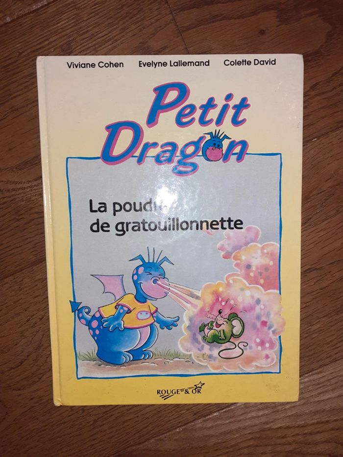 Petit dragon la poudre de gratouillonnette