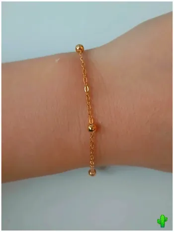 Bracelet doré élégant tendance féminine
