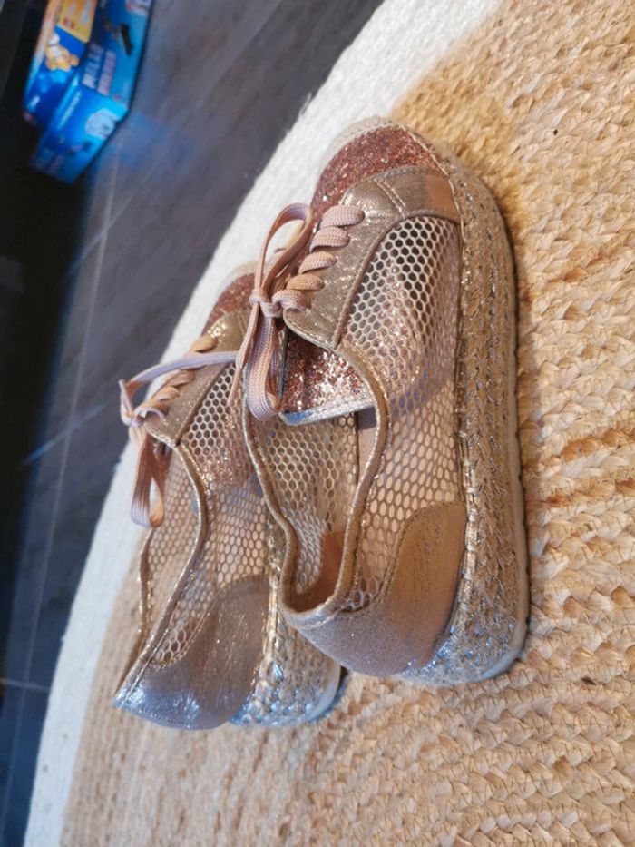 Baskets dorées brillantes taille 40 a lacets paillettes compensées - photo numéro 4