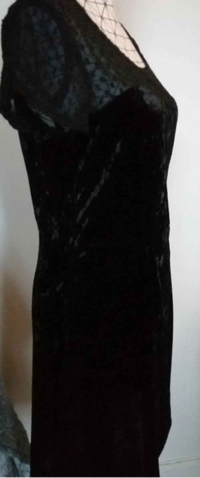 Robe velours et effet dentelle pois - photo numéro 8