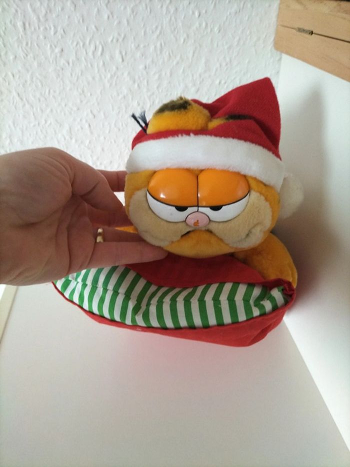 Peluche Garfield noel coussin - photo numéro 2