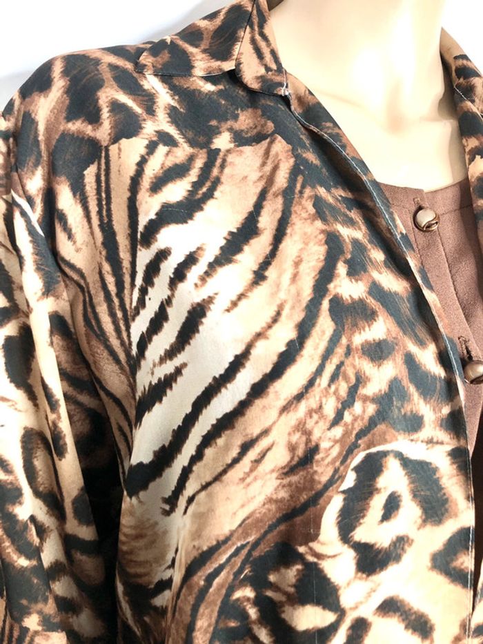 Très jolie blouse léopard vintage taille 42/44 estimée voir mesures - photo numéro 4