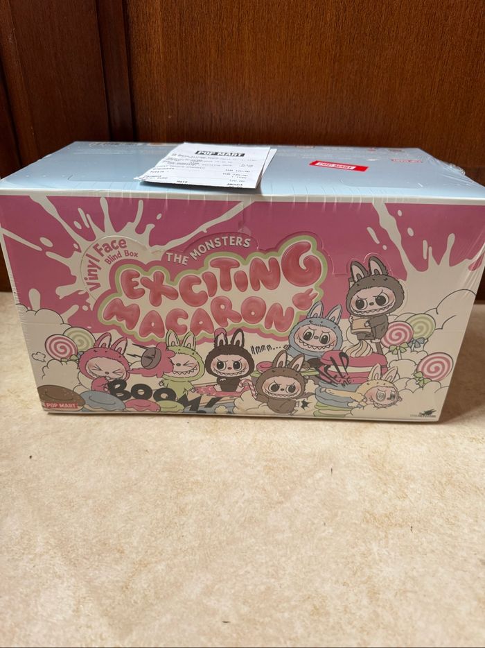 Labubu macaron box