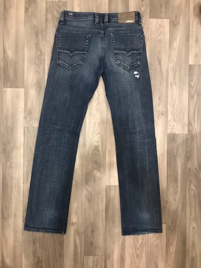Pantalon jeans Diesel unisexe troué bleu marine taille 28/32 - photo numéro 2