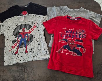 Lot tee shirts spiderman 
