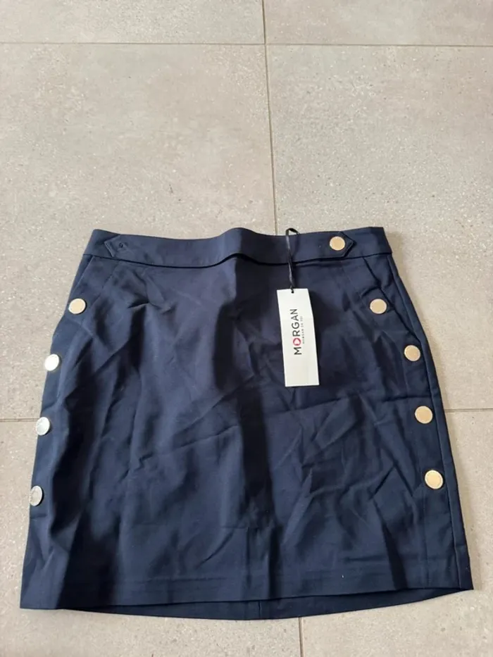 Jupe navy Morgan, neuve avec étiquette, taille 40 valeur 39€ 41*45cm