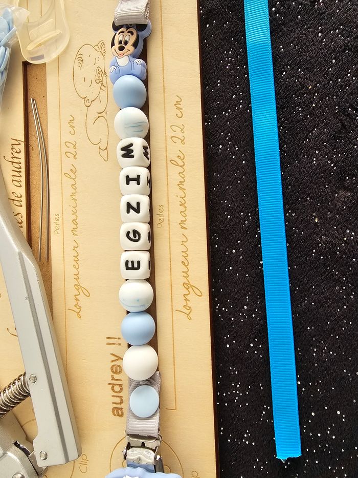 ATTACHES TÉTINES EN.SILICONE MICKEY - photo numéro 2