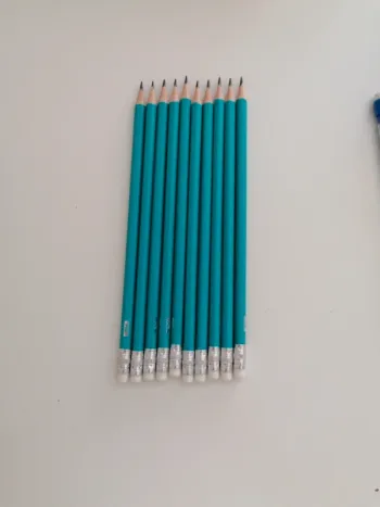 Lot 10 crayons à papier