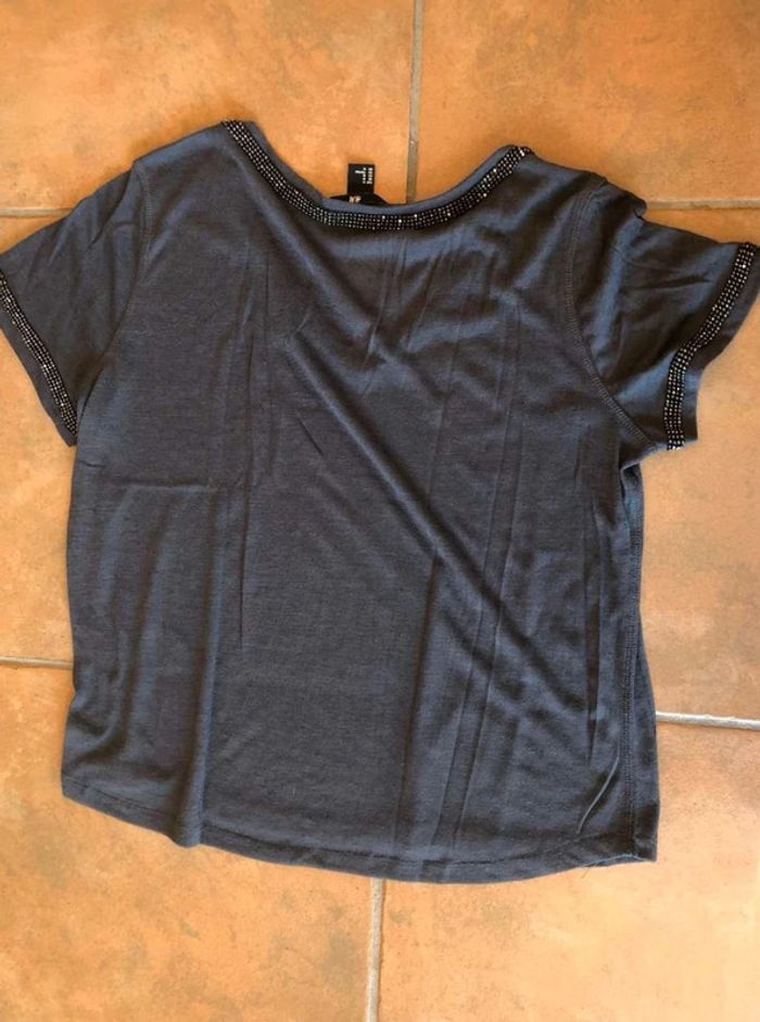 Tee shirt H&M (M) très bon état - photo numéro 2