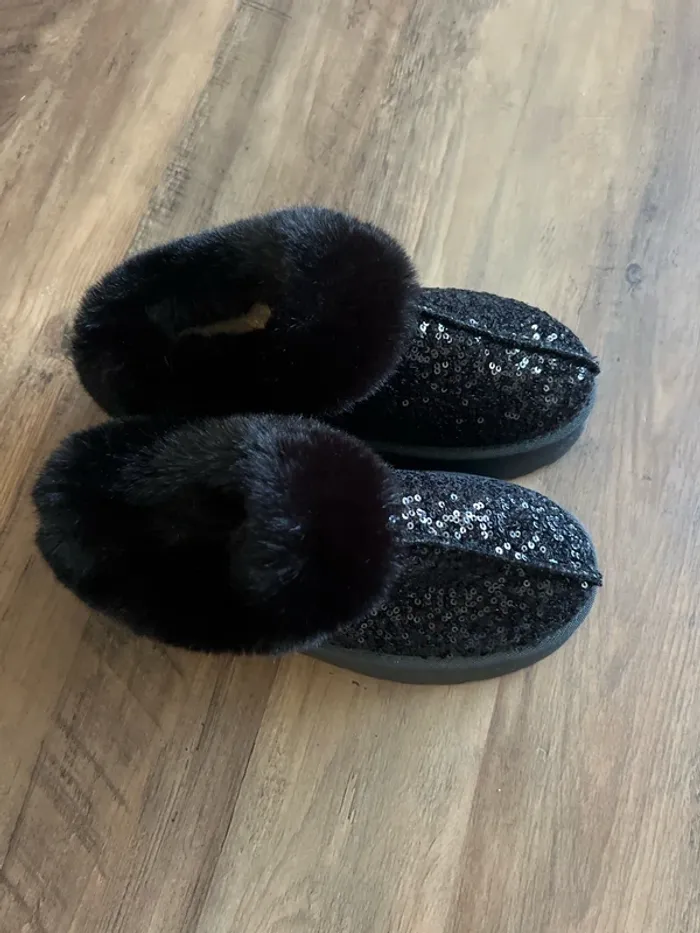 Boots neuve noir fourree et strass pointure 36