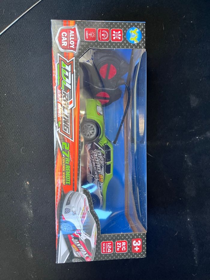 Lot voitures télécommandées neuves 2,7 Ghtz - photo numéro 2