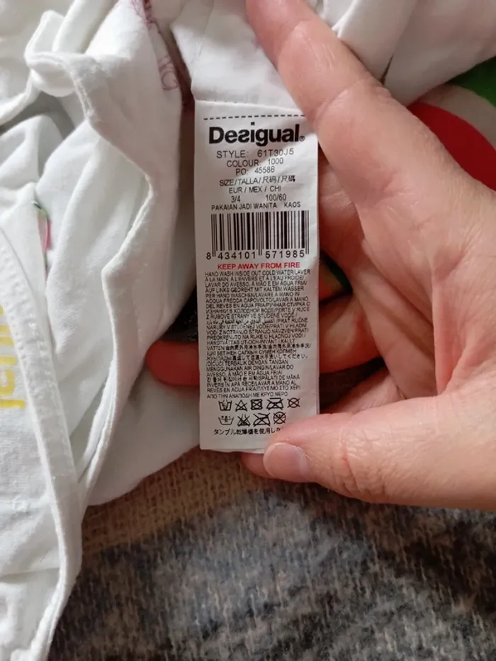 Jolie robe Desigual taille 3/4 ans - photo numéro 7