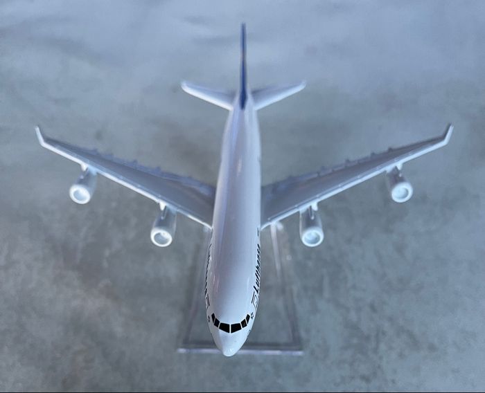 Avion Airbus A340 Lufthansa 15 Cm en métal moulé sous Pression avec Support - photo numéro 4