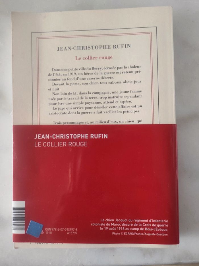 Le collier rouge - photo numéro 2