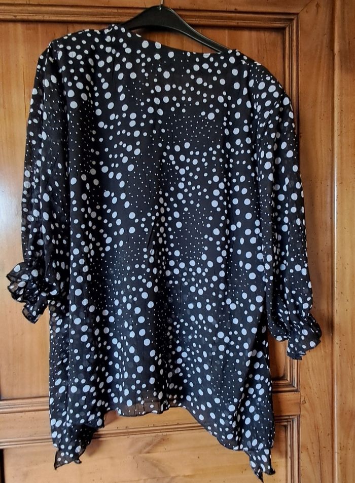 Blouse NEUVE pour femme taille 54 - photo numéro 2
