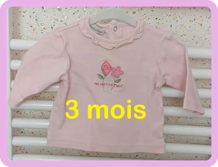 Tee shirt manche longue rose motif fleur Bout'chou Taille 3 mois