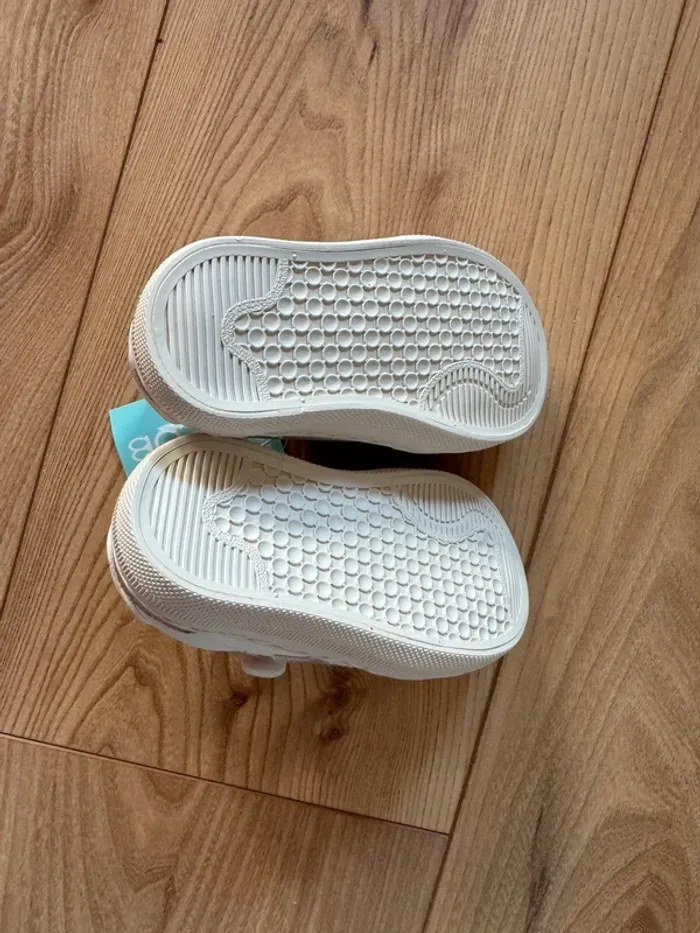 Chaussures Okaïdi neuve - photo numéro 5