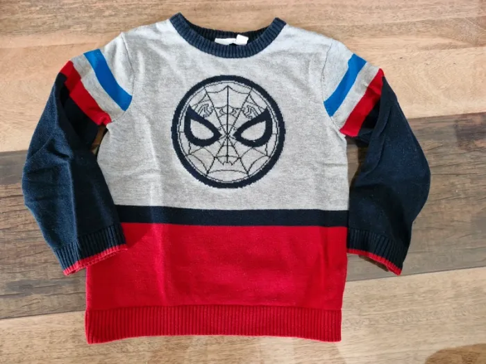Pull spiderman 4 ans